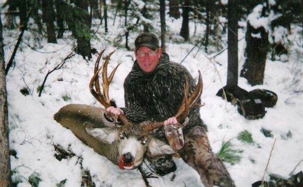 Trophy mule deer hunt